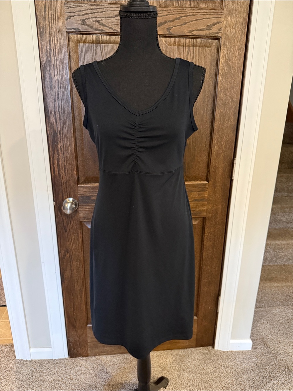 Eddie Bauer Black Sleeveless V-Neck Ruched Midi Dress